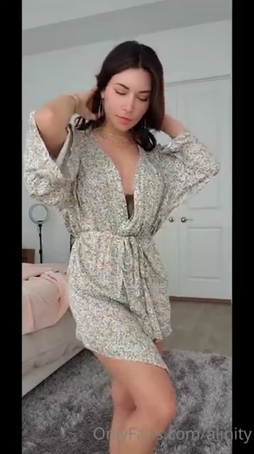 Alinity Naked